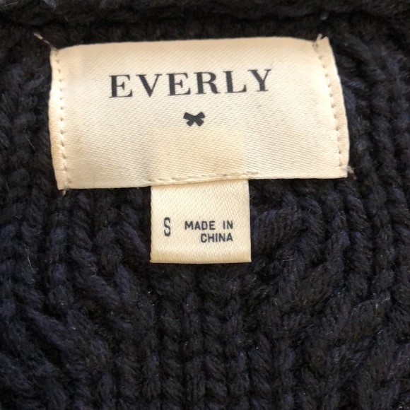 Everly Womens Cable Knit Crewneck Sweater Sz S Black Fringe Chunky Boho western - Picture 3 of 7